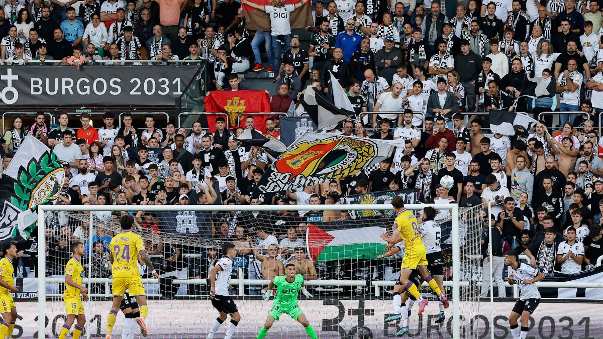 Pese a que la hinchada burgalesa no paró de animar a los jugadores blanquinegros, la victoria fue para los vistantes.
