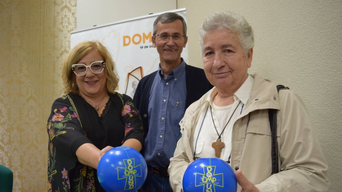 Maite Domínguez (Delegada Domund) y los misioneros José María Rodríguez y Carmen Manso.