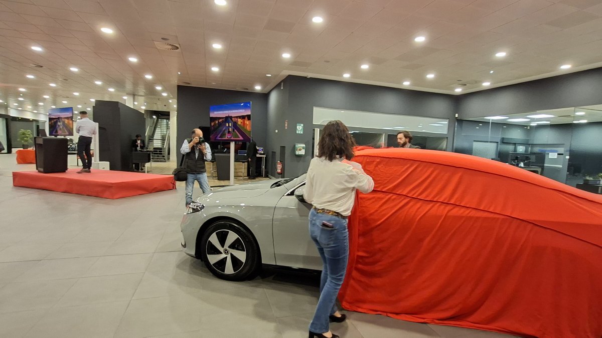 El momento en que se presentó el nuevo Mercedes-Benz CLA.