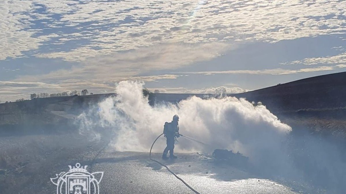 Los bomberos fueron movilizados a raíz del accidente.