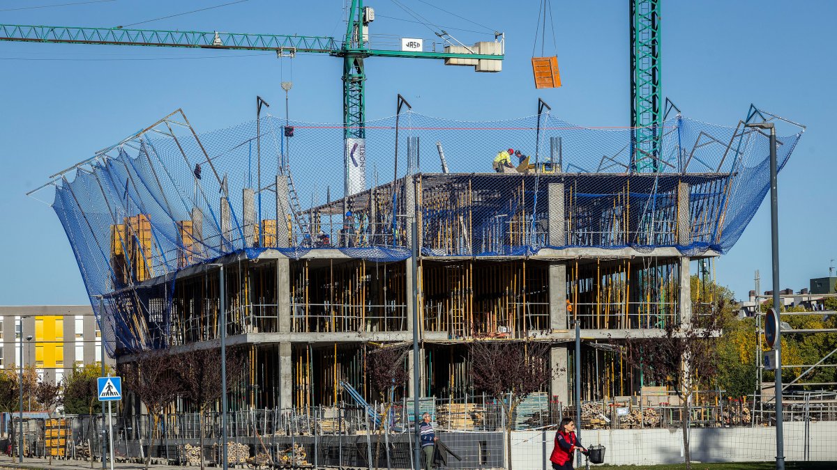 Viviendas en construcción en la calle Lazarillo de Tormes.