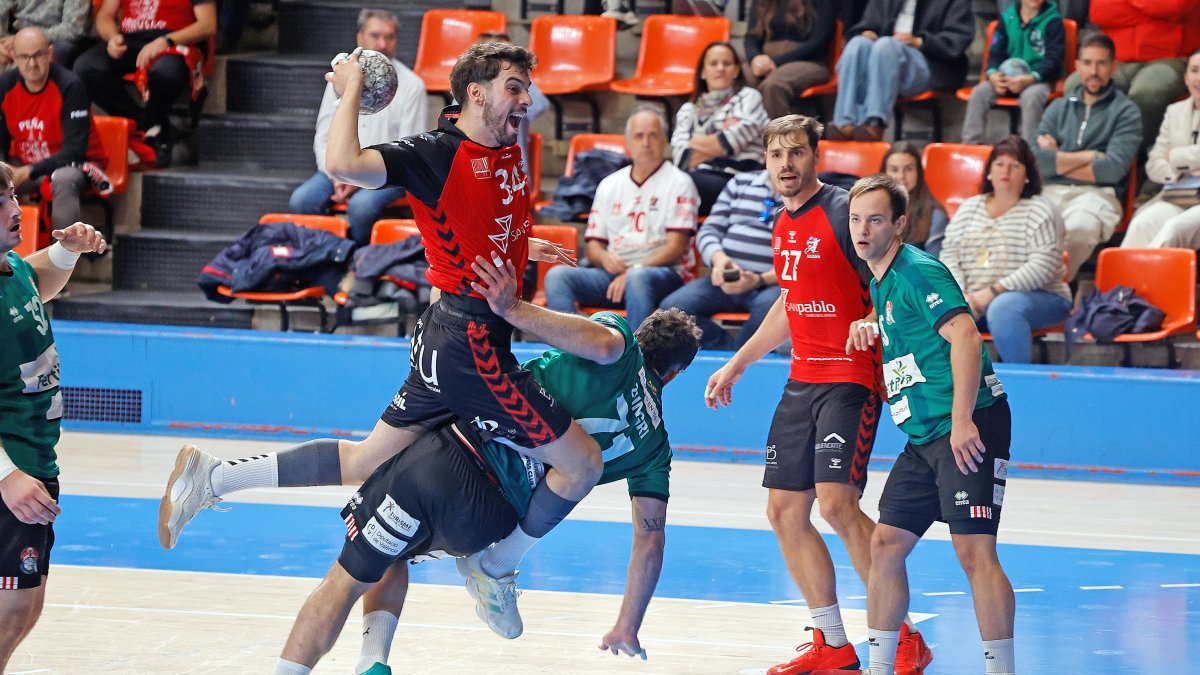 Imagen del partido del UBU San Pablo Burgos 2031 contra Puerto Sagunto.