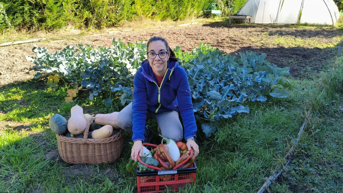 Elena Rodríguez Pérez tiene un huerto en el pueblo burgalés de Villanueva Matamala