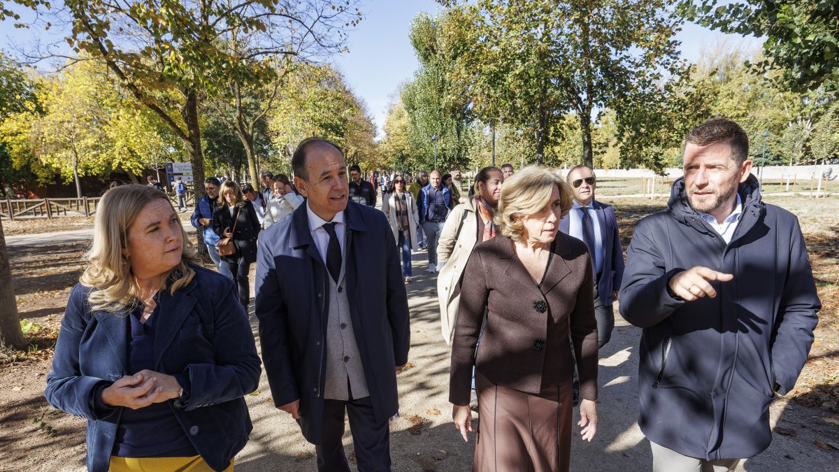 Cristina Ayala (izquierda) y Josué Temiño (derecha), en la reapertura de El Parral.