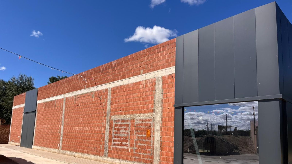 Imagen del edificio objeto de la polémica en La Cueva de Roa