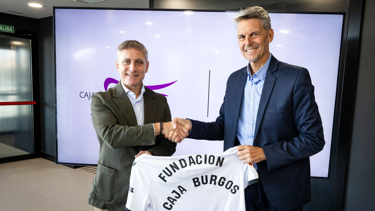 Rafael Barbero y Alejandro Grandinetti sellan el acuerdo.