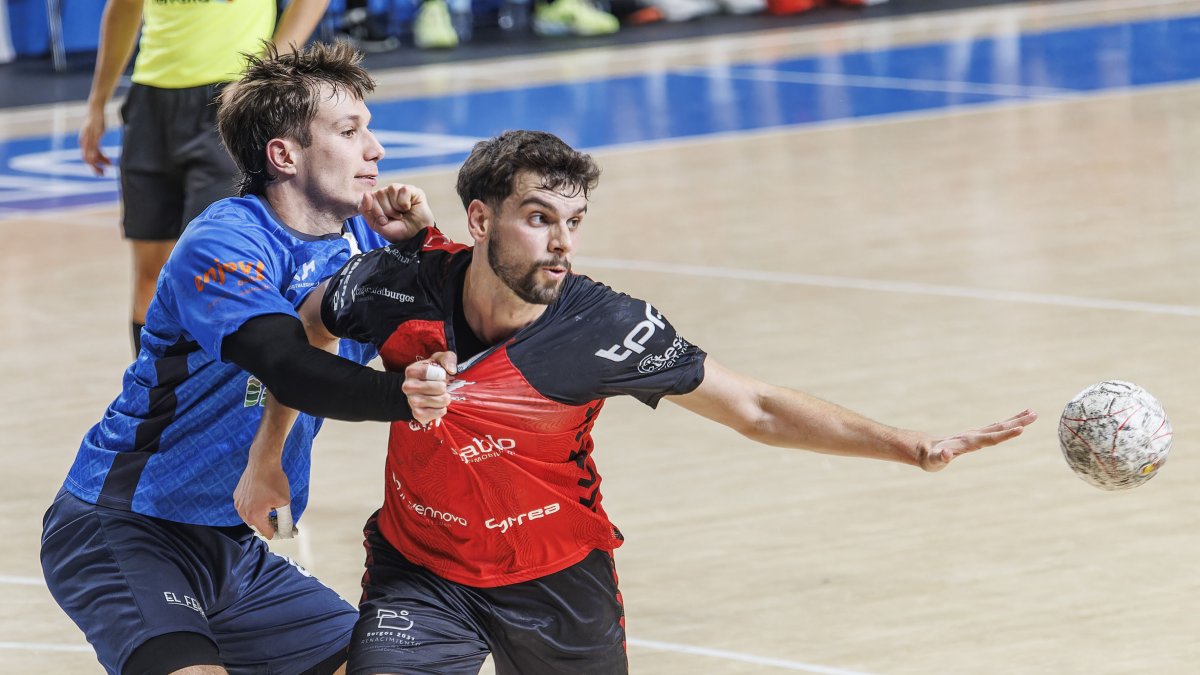 Imagen del partido entre el UBU San Pablo Burgos 2031 y Oviedo.