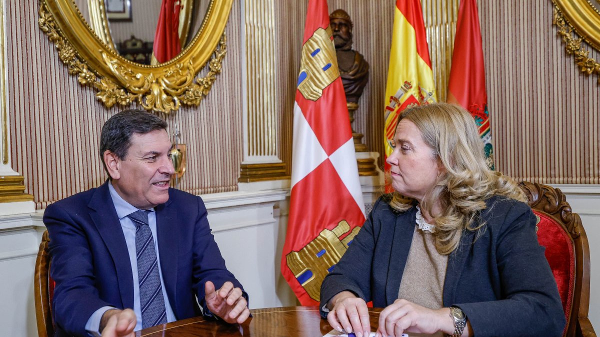 Carlos Fernández Carriedo y Cristina Ayala abordan el futuro del Parque Tecnológico.