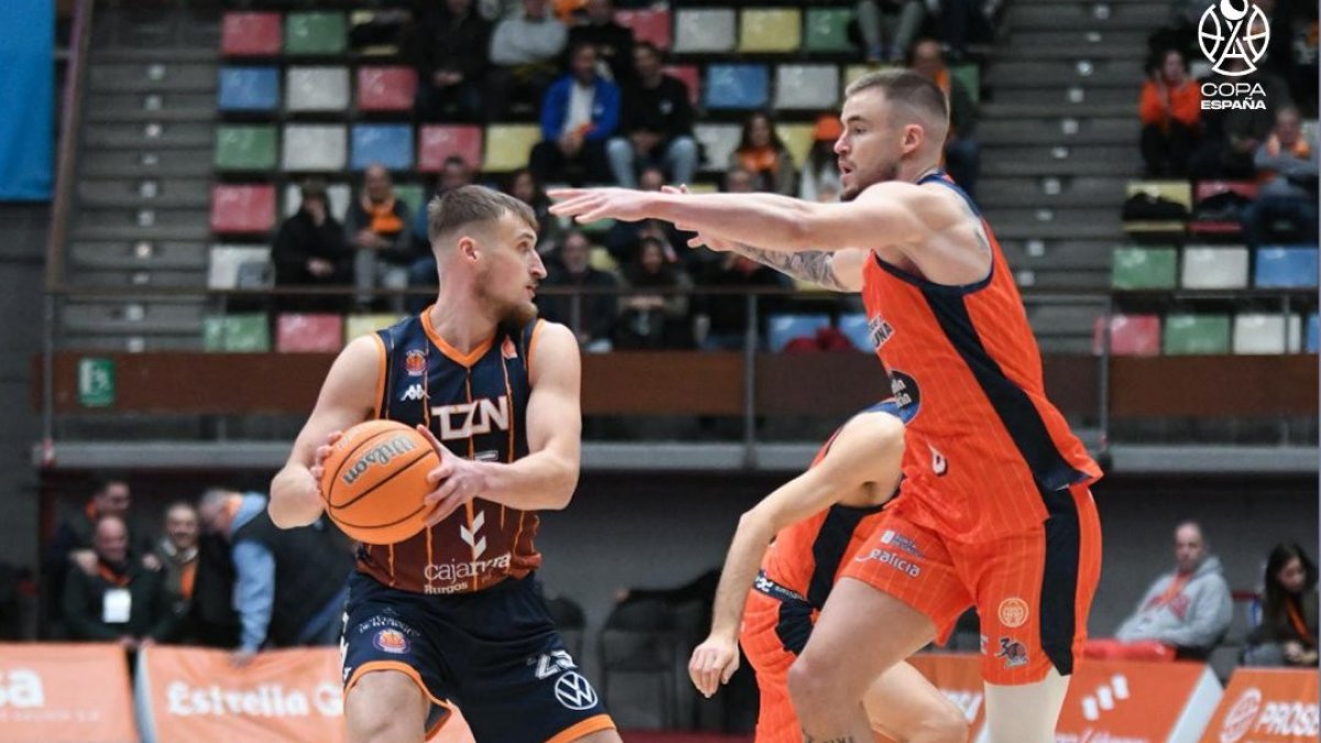 Imagen del partido entre Coruña y Tizona.