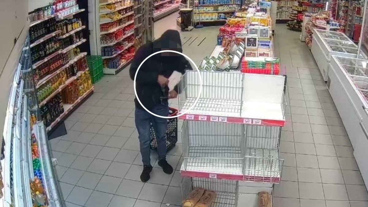 Cámaras de seguridad captan a uno de los detenidos robando en una de las tiendas.