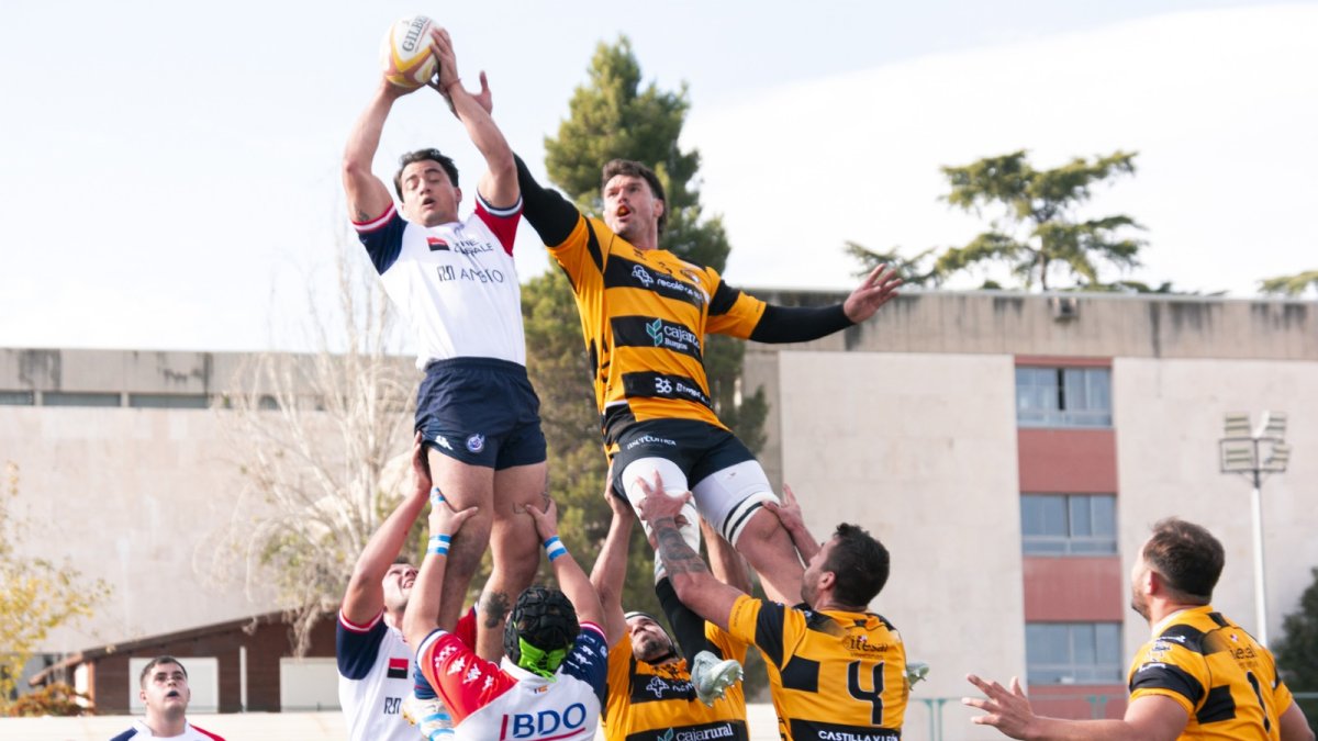 Recoletas Burgos Caja Rural brilla en su debut copero con victoria por 20-42 ante el Liceo Francés.