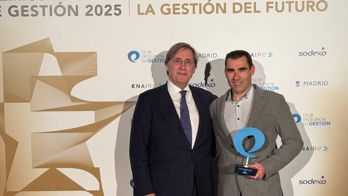 Jorge Bermejo, con el presidente del Club de Gestión a la Excelencia, Tomás Pascual