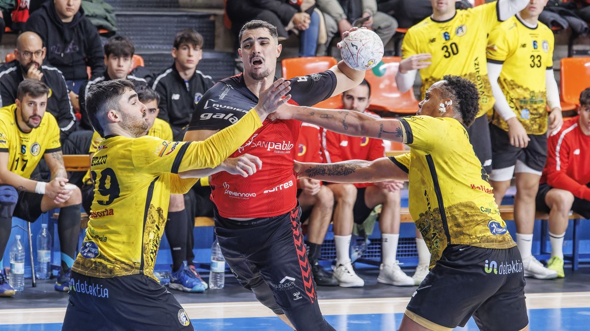 Imagen del partido entre el UBU San Pablo Burgos 2031 y Soria.