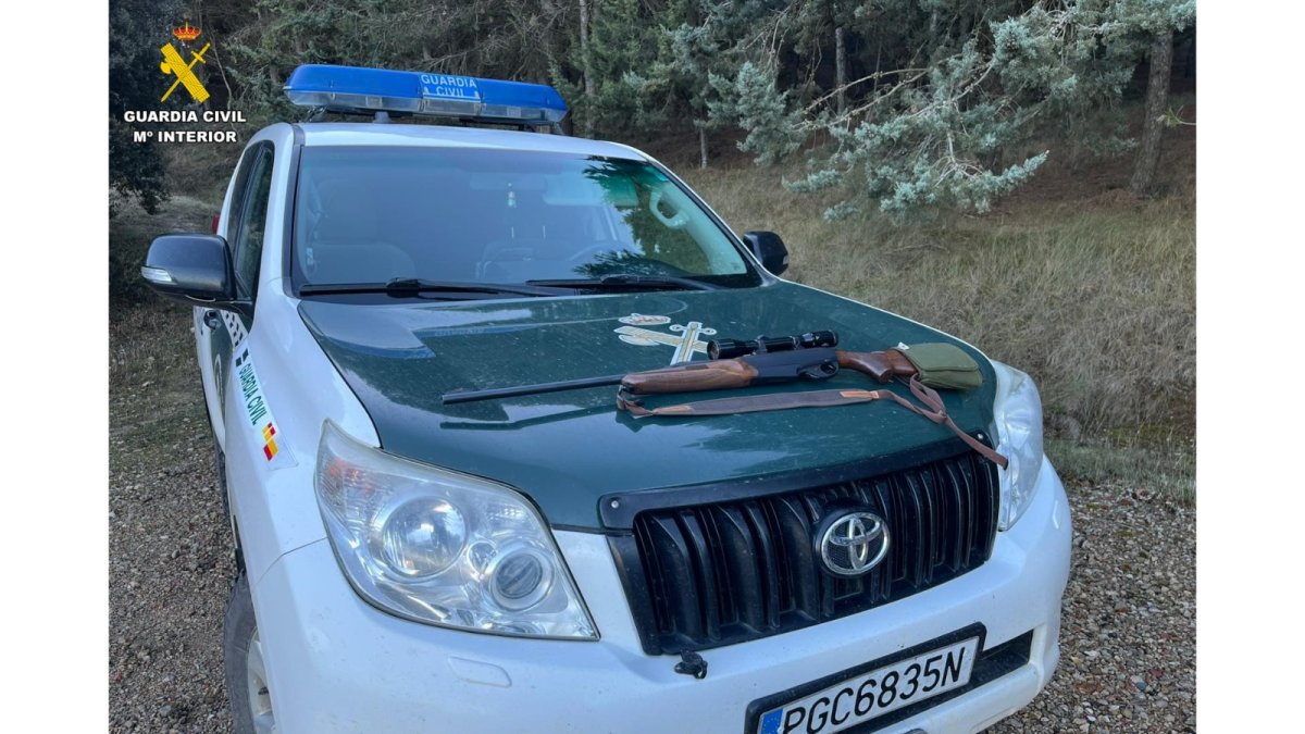 Imagen del arma incautada por la Guardia Civil