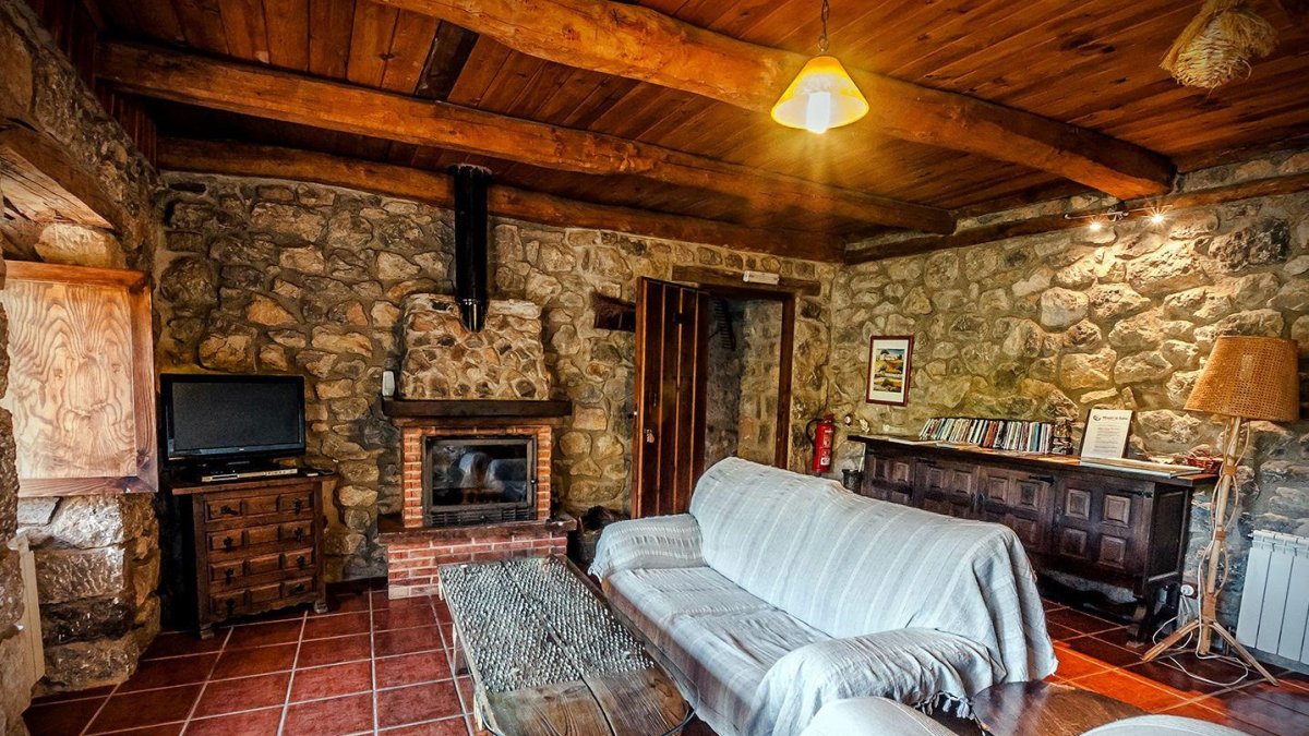 Archivo - Imagen de recurso de una casa rural en Castilla y León. Casa rural, interior de casa rural.