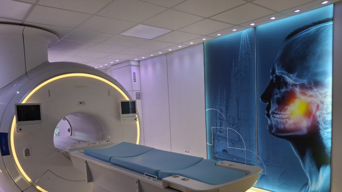 Imagen del equipo de resonancia magnética.