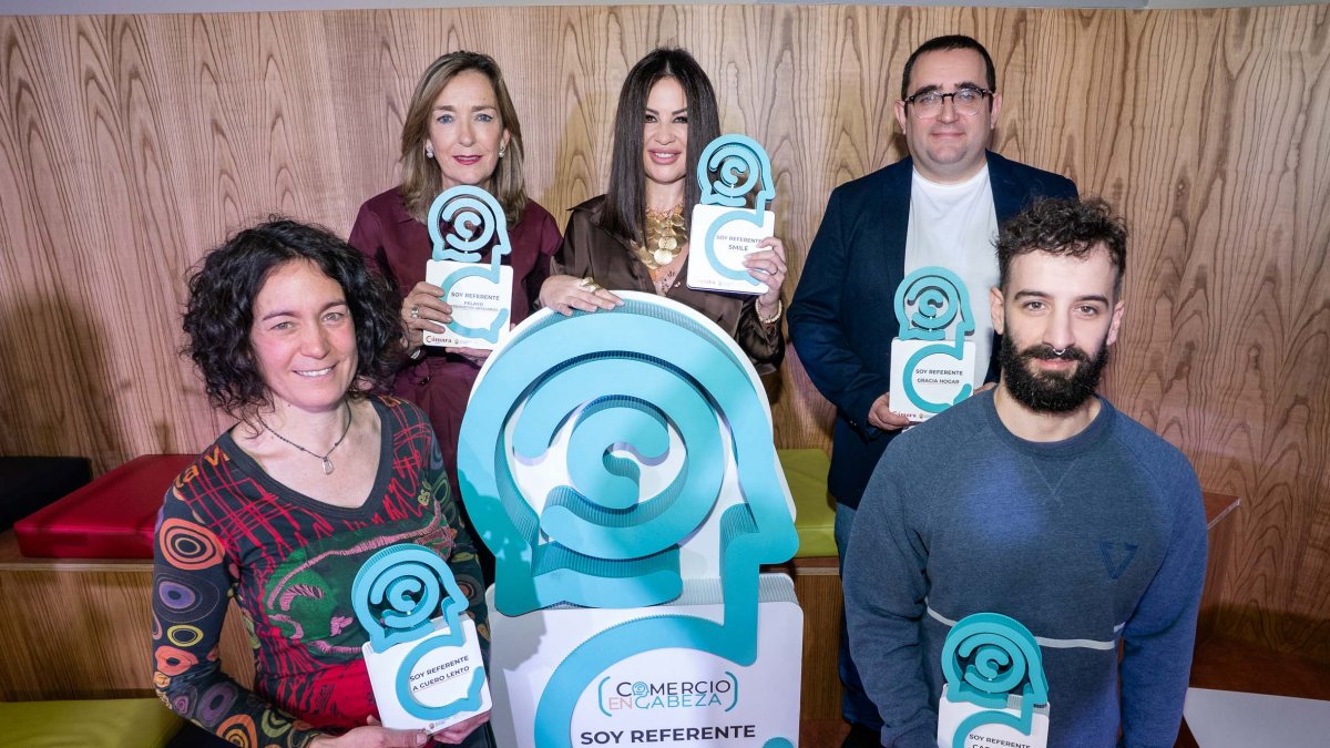 Los comercios	 Gracia Hogar, Smile , Embutidos El Pelayo,  A Cuero Lento y  Casa Paco, se alzan con el premio Comercios Referentes, promovido por la Cámara de Comercio e Industria de Burgos y el Ayuntamiento de la ciudad.