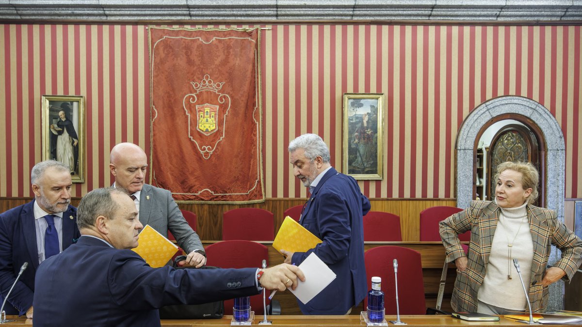 Octava sesión de la comisión de investigación de las fiestas de San Pedro.