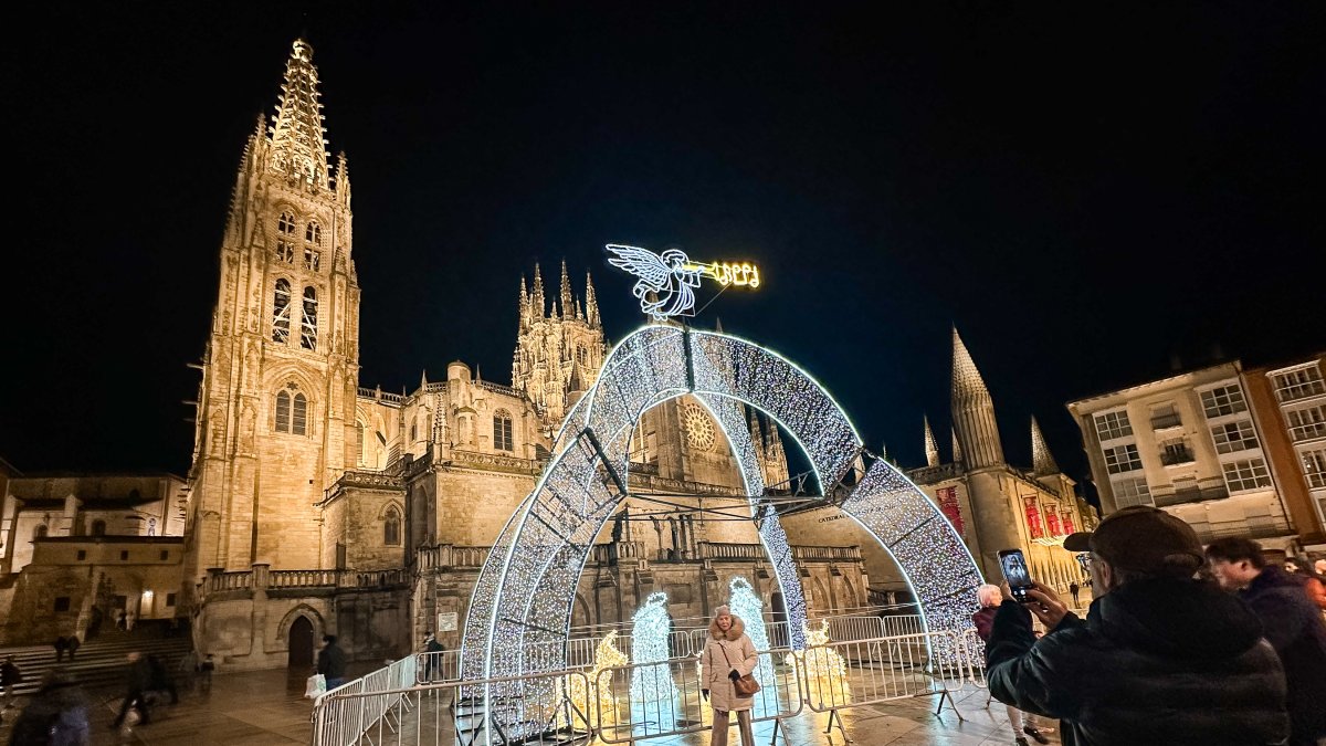 Imagen de la instalación ya iluminada.