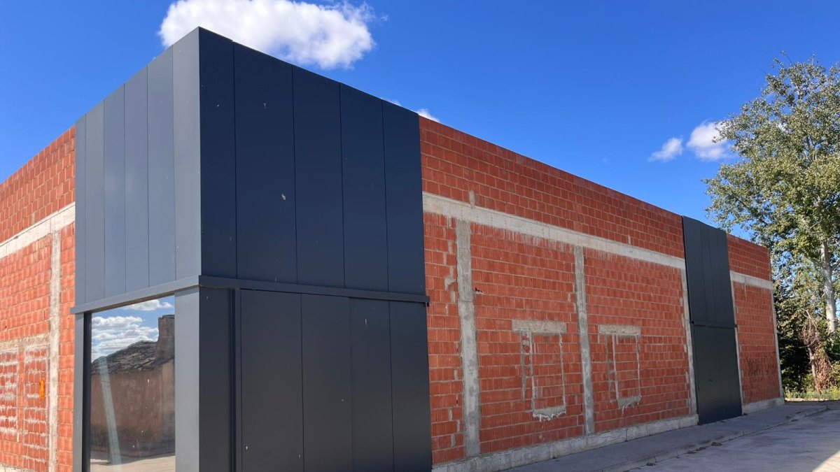 Hasta ahora se ha ejecutado el 80% de la construcción del edificio multiusos de La Cueva de Roa.