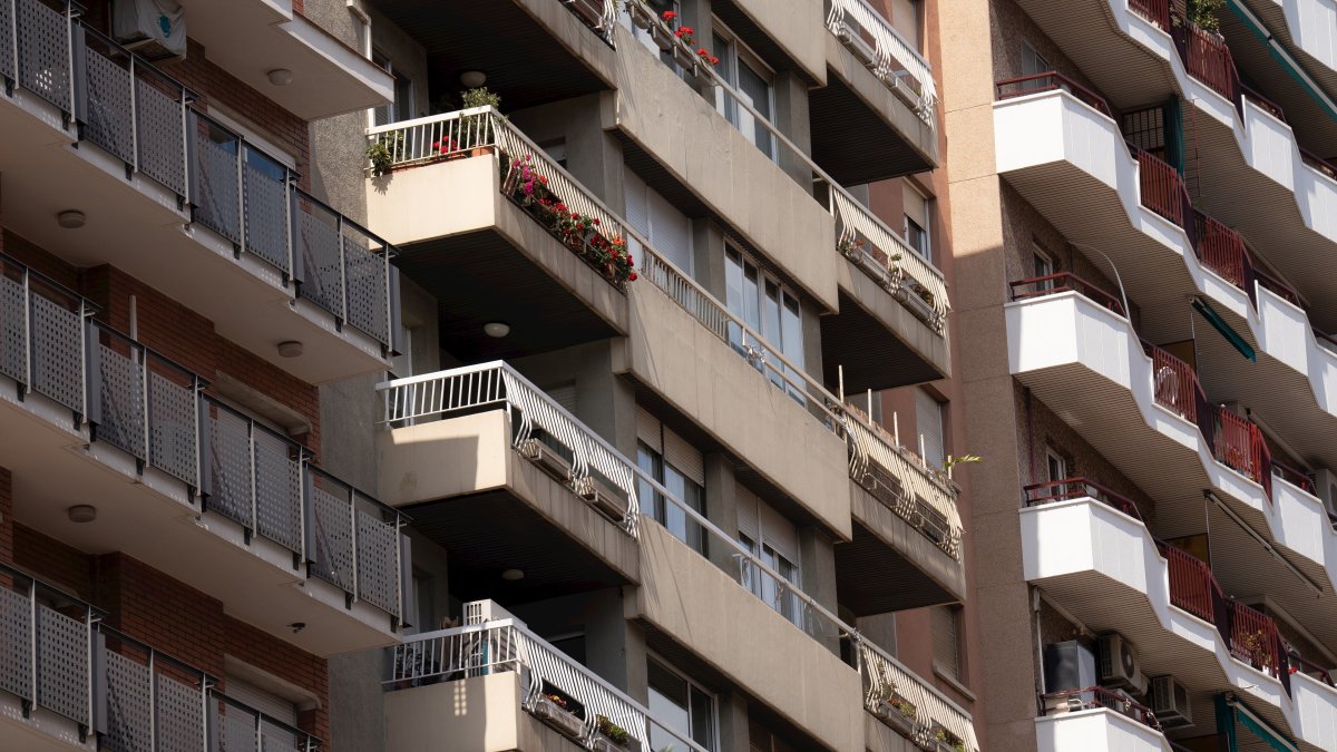 Archivo - Vivienda, compraventa.