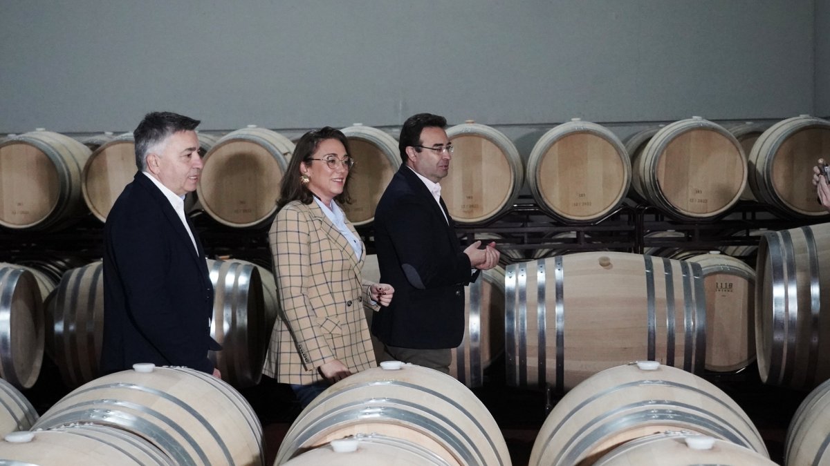 La consejera de Agricultura, Ganadería y Desarrollo Rural, María González Corral, visita la cooperativa Cocope e informa sobre el Plan Estratégico de Cooperativismo.