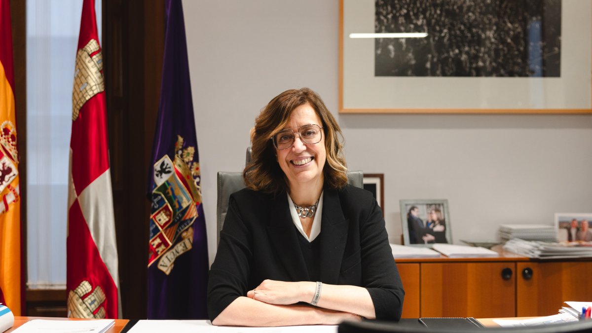 Ángeles Armisén Pedrejón, presidenta de la Diputación de Palencia.