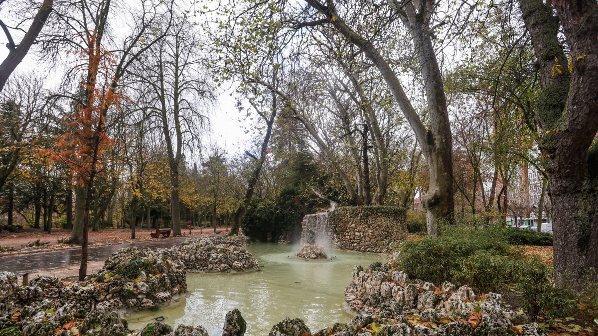 El Parque de la Isla, en su zona central, donde se encuentra una de las fuentes principales.