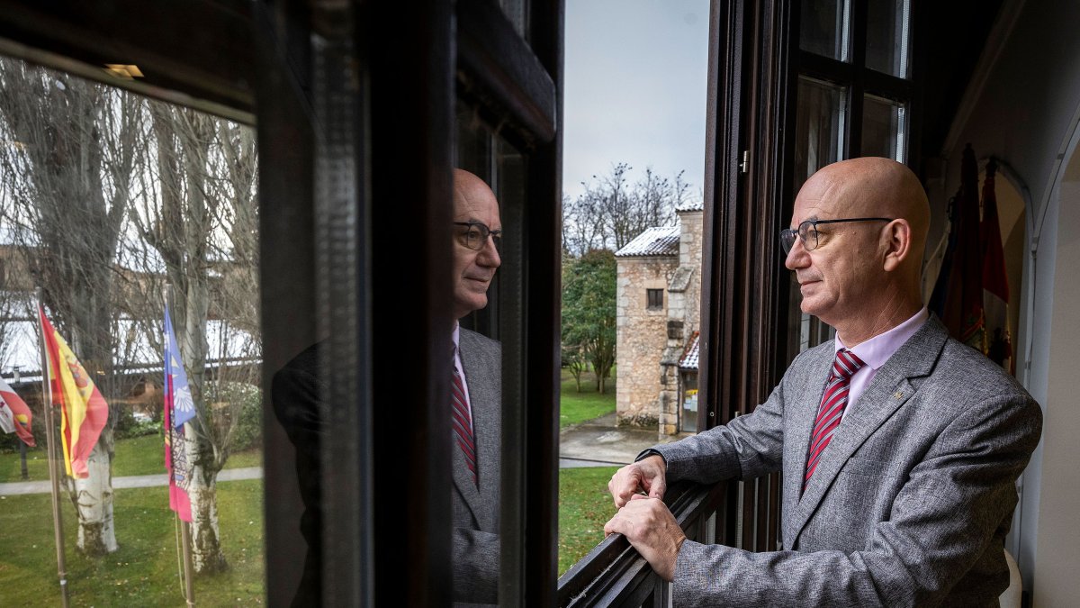 El rector de la UBU, José Miguel García.