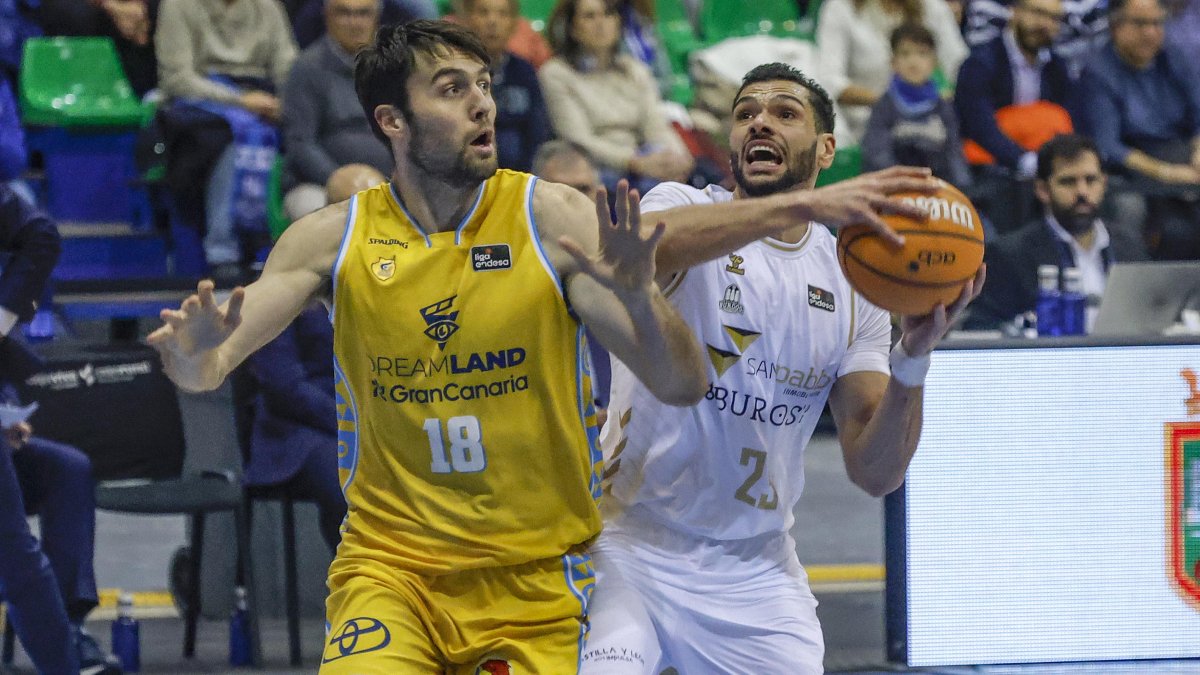 Imagen del partido entre el Recoletas Salud San Pablo Burgos y Gran Canaria.