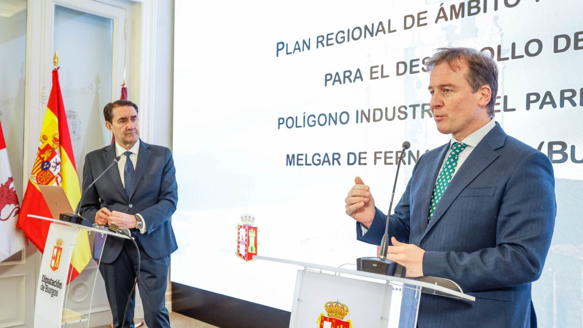 Juan Carlos Suárez-Quiñones y Borja Suárez, durante el anuncio del inicio de las obras del polígono de Melgar.