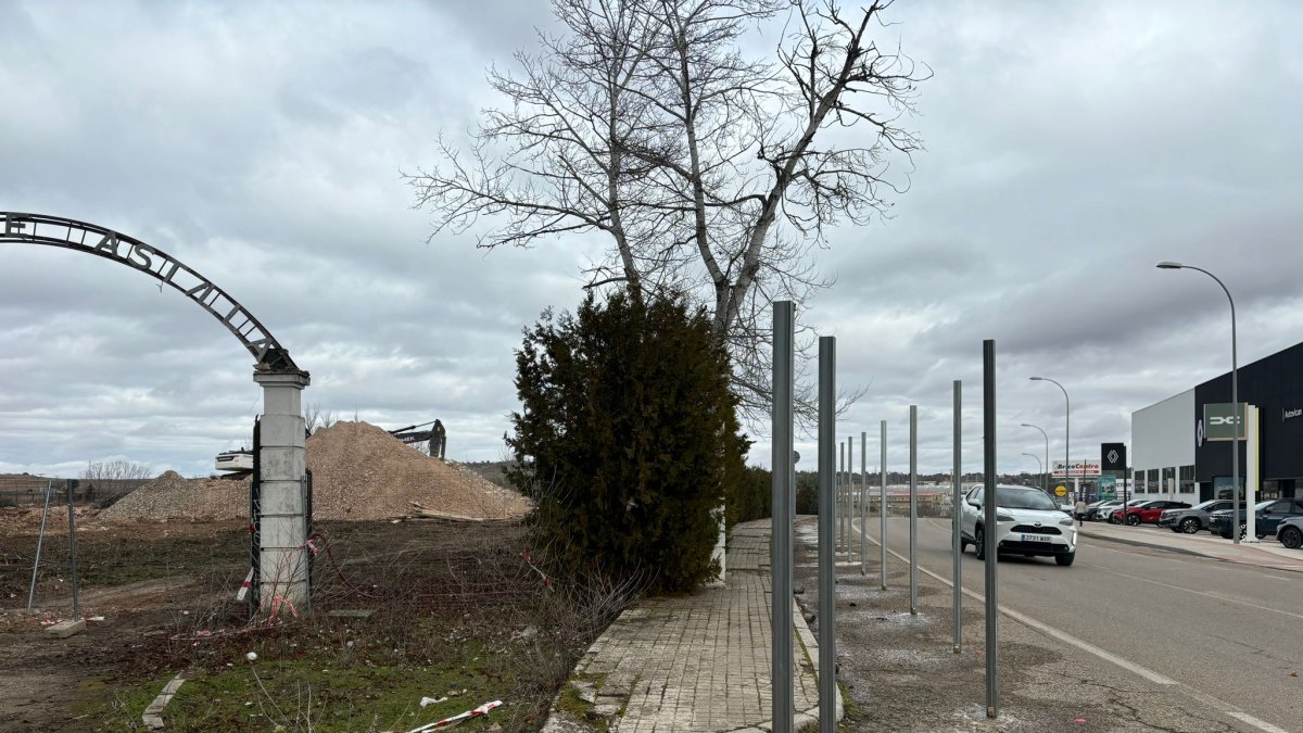 Se retrasa unas horas el corte del acceso al nuevo Mercadona en Aranda