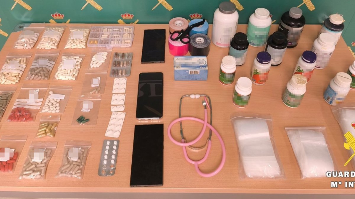 Imagen de los efectos aprehendidos en la operación.