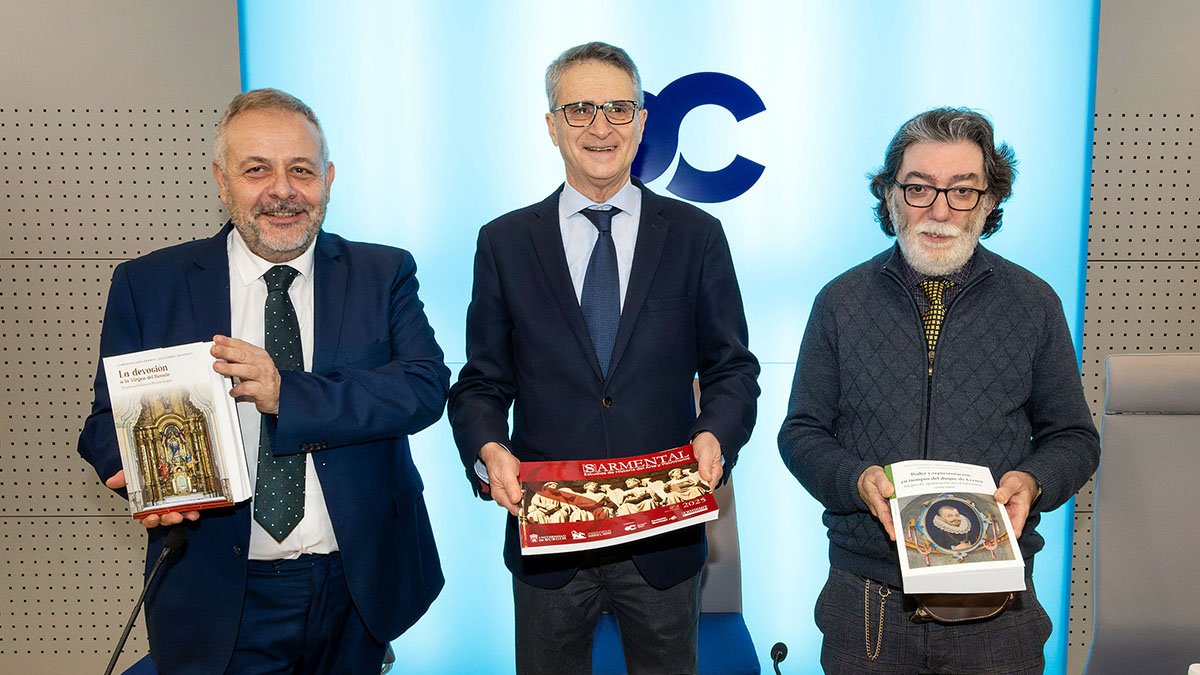 René Jesús Payo, Emilio de Domingo y José Matesanz, con las publicaciones presentadas.