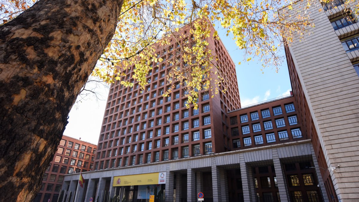 Archivo - Fachada de la sede del Ministerio de Sanidad, a 5 de enero de 2024, en Madrid (España).