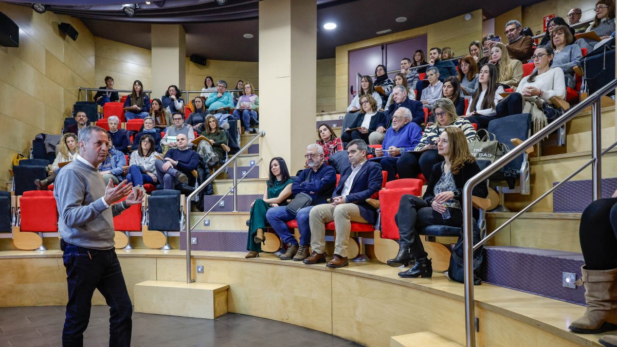 Julio Huerta en un instante de su intervención durante la jornada organizada por Fundación Caja de Burgos.