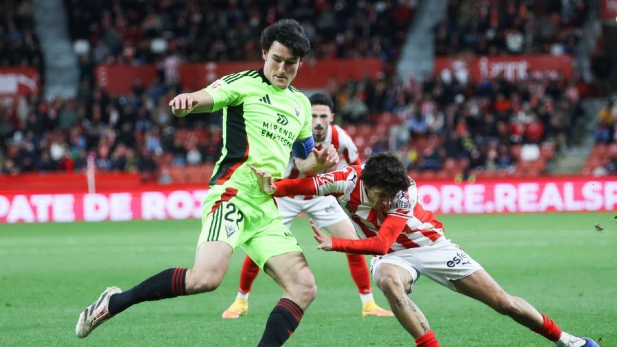 Juan Gutiérrez, durante el partido contra el Sporting.