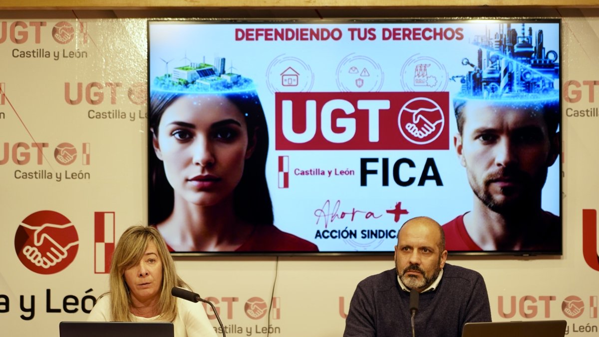 La secretaria general de la Federación de Industria Construcción y Agro de UGT CyL, Sandra Vega, comparece con el secretario de Acción Sindical y Coordinador Sectorial de UGT FICA CyL., Gorka López, para analizar la situación de la negociación colectiva y conflictos en el ámbito de la Federación y los retos industriales provinciales y autonómicos para el 2026.