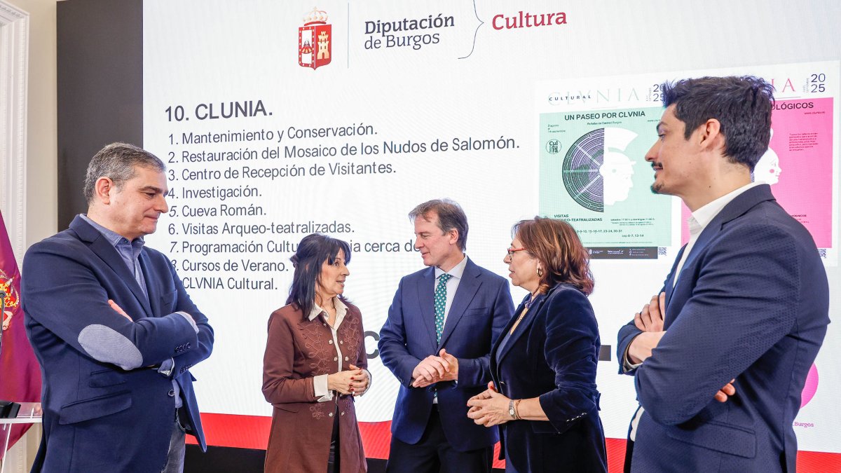 Instante de la presentación de la memoria de actividades de Cultura de la Diputación.