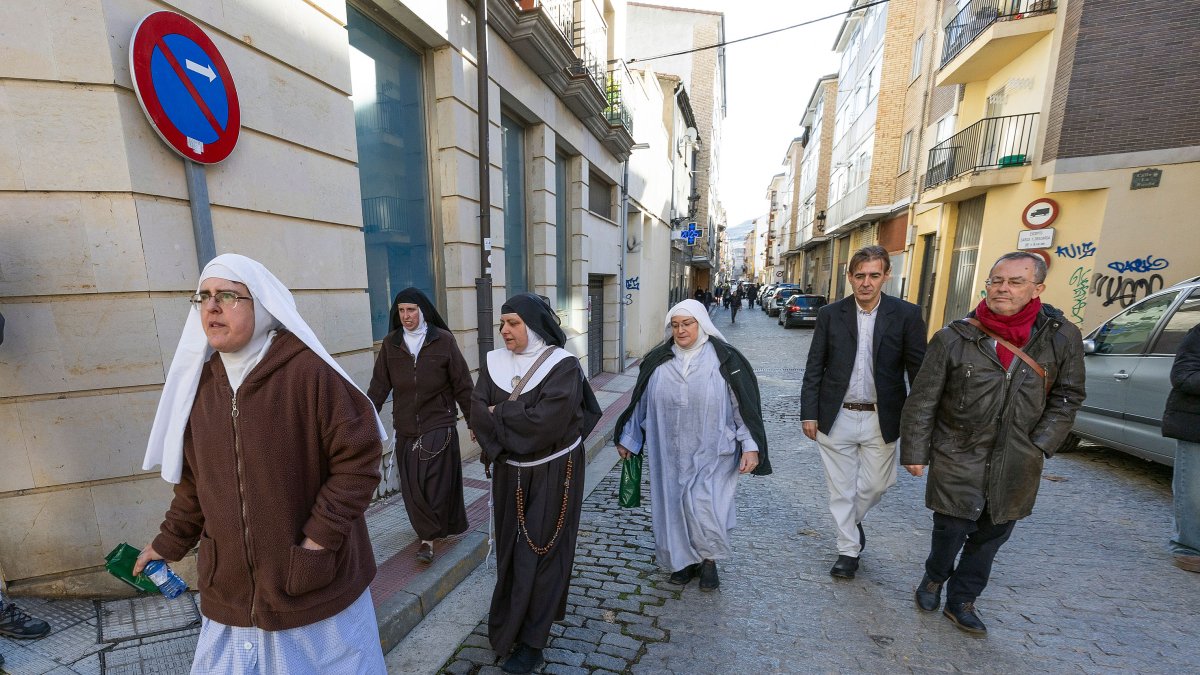 Cuatro de las exclarisas acuden a una de sus comparecencias al juzgado.
