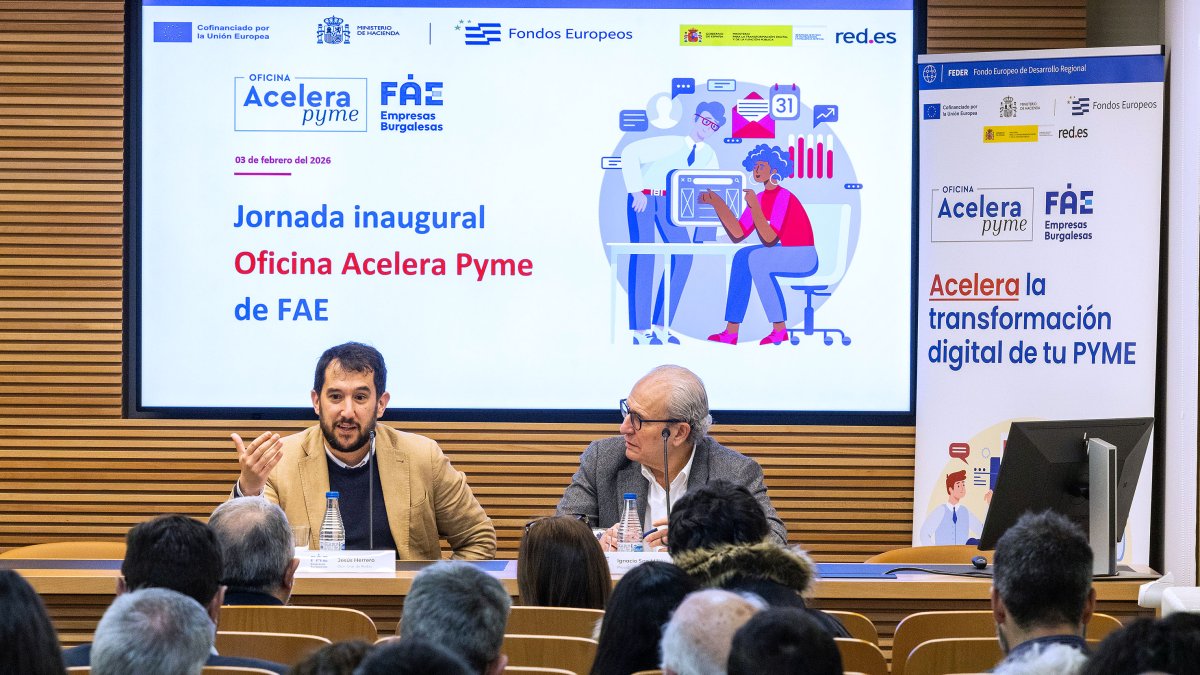 El director general de Red.es, Jesús Herrero, y el presidente de FAE, Nacho San Millán, en la presentación a las empresas de Burgos de la tercera Oficina Acelera Pyme.
