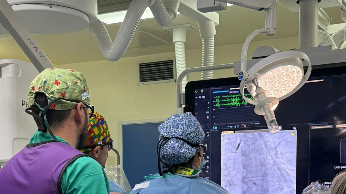 Archivo - Cirujanos. Foto archivo.