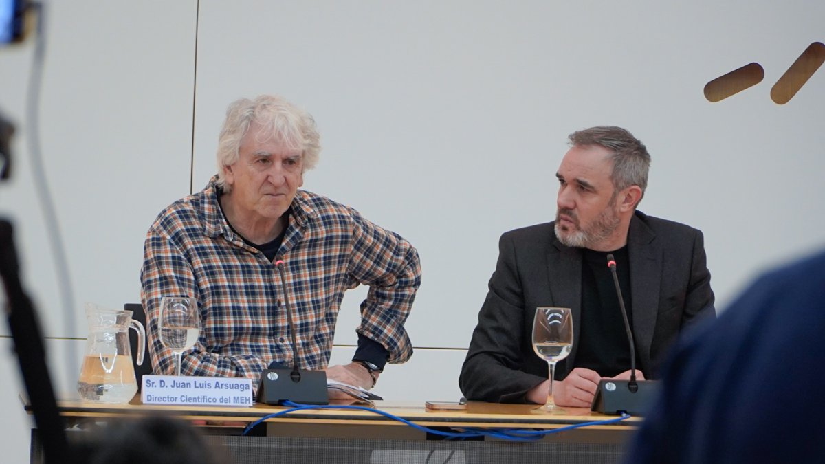 Juan Luis Arsuaga y Rodrigo Alonso en la presentación de la programación con la que el Museo de la Evolución inicia el año.