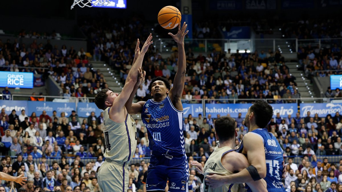Jermaine Samuels Jr, durante el partido contra el Barcelona.