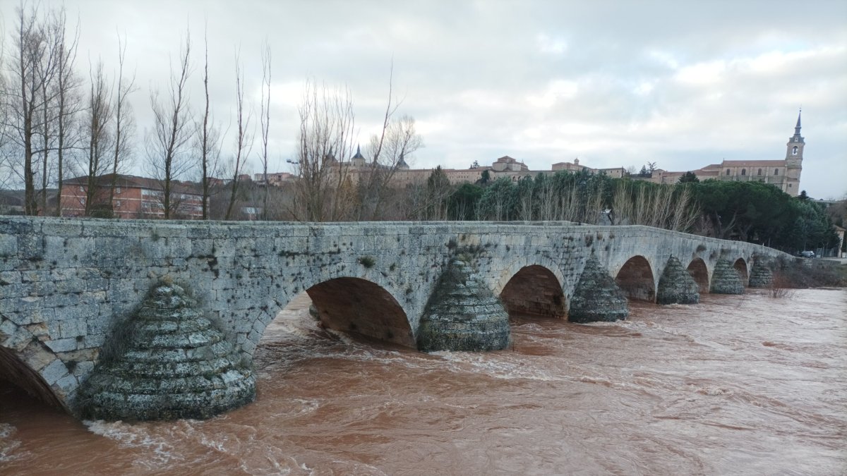 Imagen del río Arlanza a su paso por Lerma.