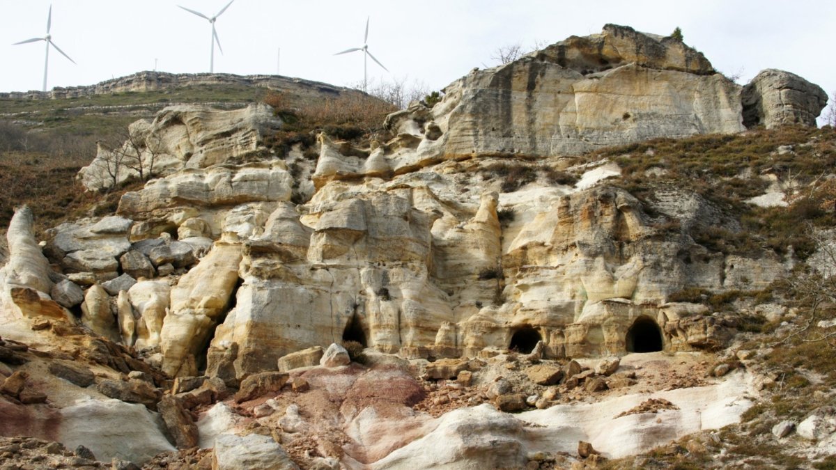 Enclave de la Hoya de Huidobro en Burgos, espacio pionero en la explotación y exploración de petróleo en España.