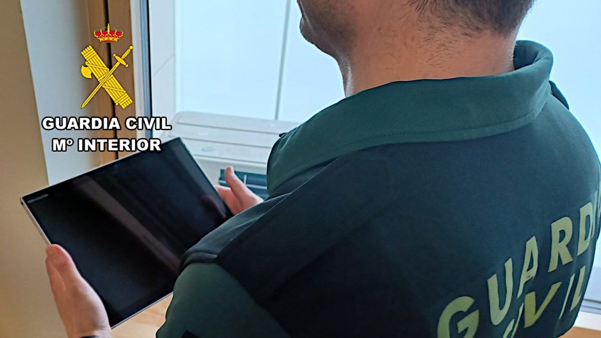 Imagen de la tablet recuperada por los agentes.