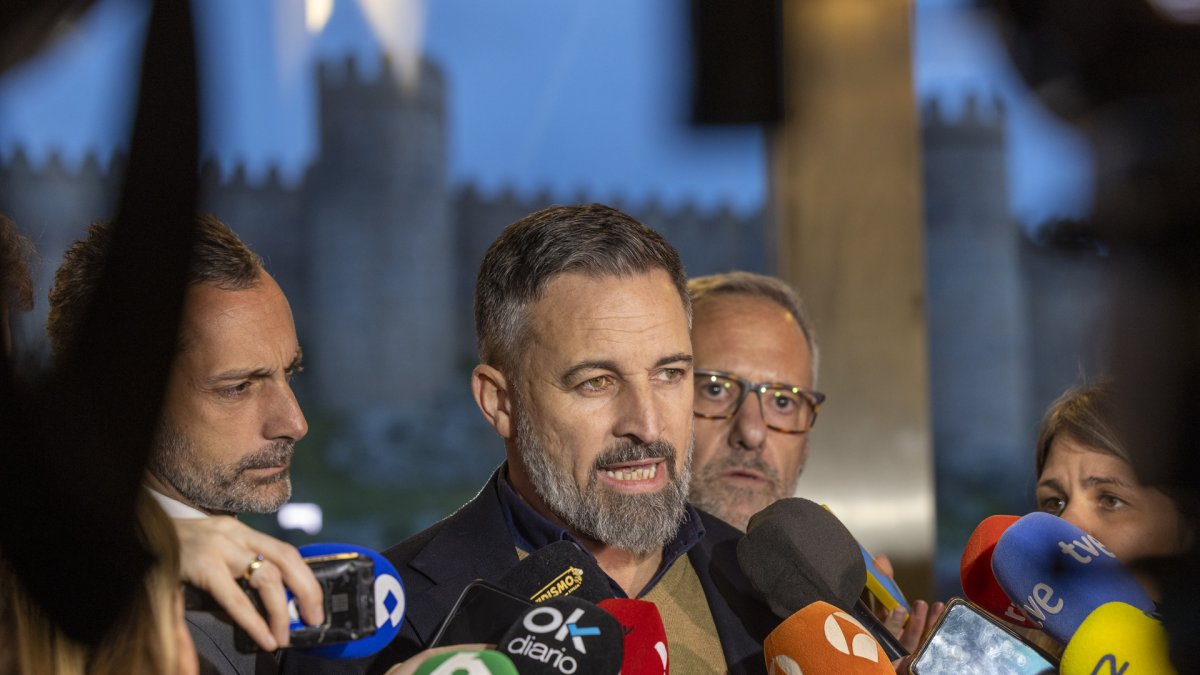 El presidente de Vox, Santiago Abascal, presenta a los candidatos de la formación a las elecciones autonómicas del 15 de marzo de 2026.