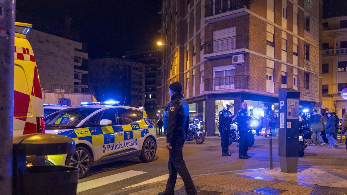 Fallece una menor de siete años tras precipitarse desde un piso en el centro de Salamanca