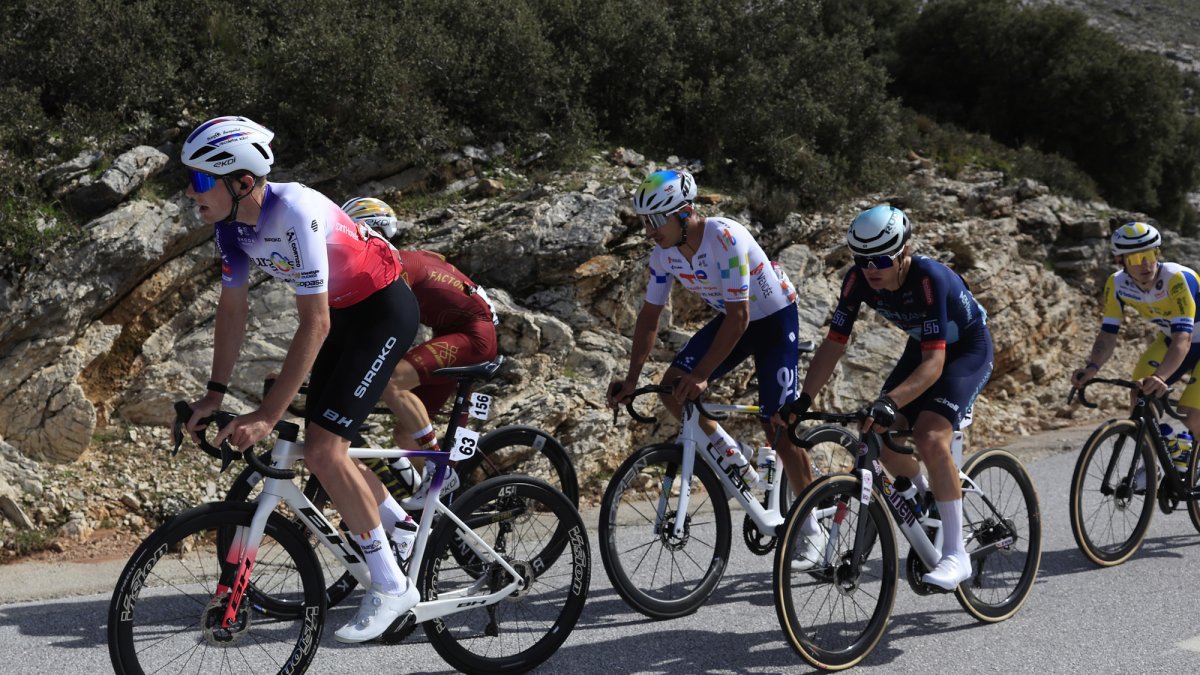 El neozelandés aguantó en cabeza hasta los kilómetros finales de la etapa.